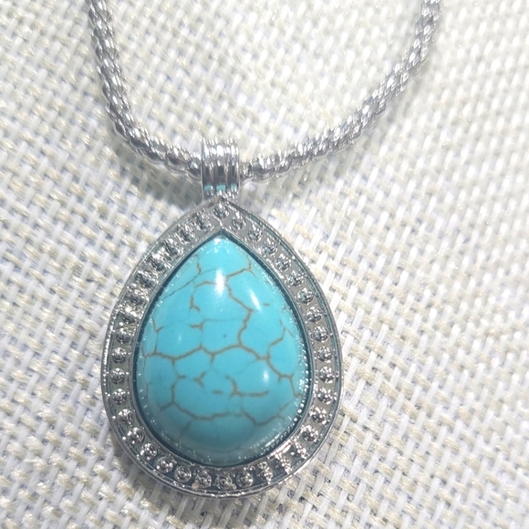 Necklace - Picture 5 of 8